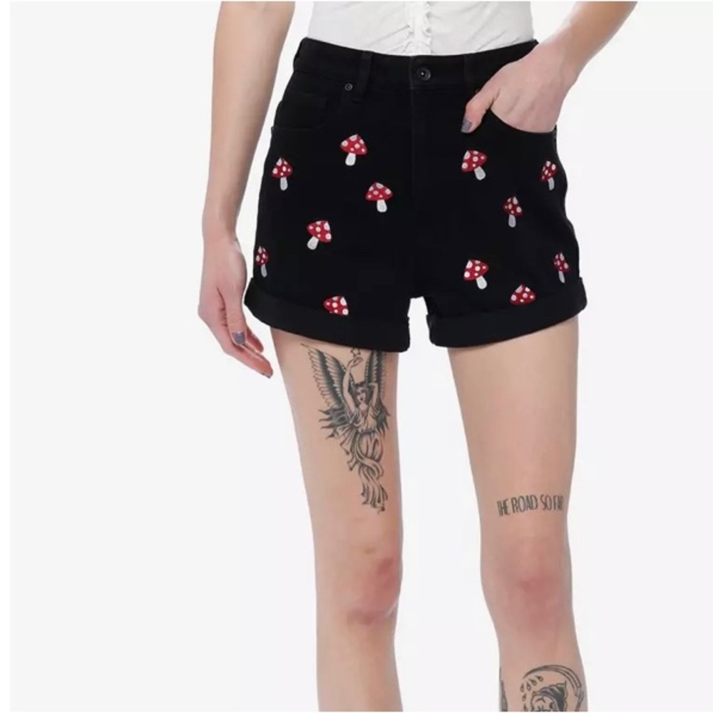 Mushroom High Rise Mom Shorts Size 0 Forrest Fairy Whimsical Dark cottagecore